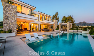 Exclusiva villa de lujo contemporánea en venta dentro de una comunidad segura en La Quinta, Benahavís - Marbella 789398 