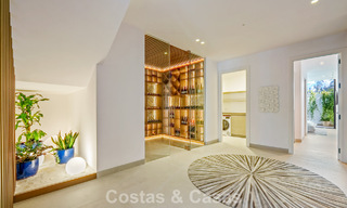 Exclusiva villa de lujo contemporánea en venta dentro de una comunidad segura en La Quinta, Benahavís - Marbella 789405 