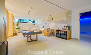 Exclusiva villa de lujo contemporánea en venta dentro de una comunidad segura en La Quinta, Benahavís - Marbella 789407 