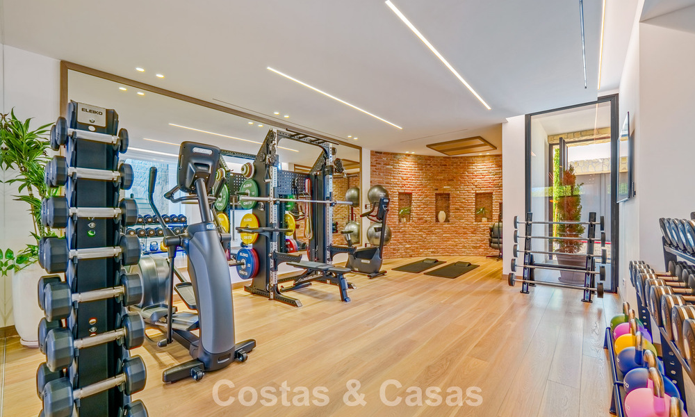 Exclusiva villa de lujo contemporánea en venta dentro de una comunidad segura en La Quinta, Benahavís - Marbella 789411