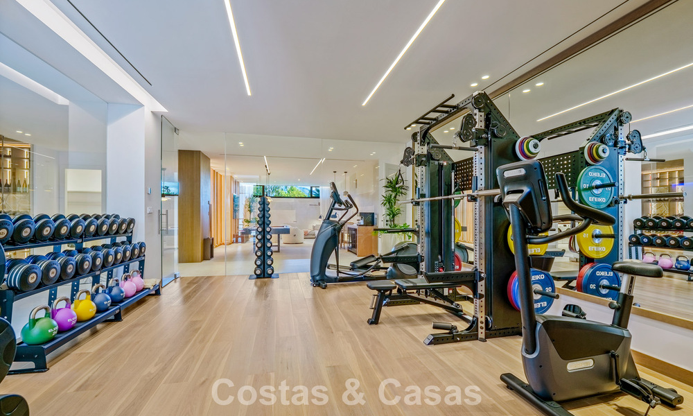 Exclusiva villa de lujo contemporánea en venta dentro de una comunidad segura en La Quinta, Benahavís - Marbella 789412