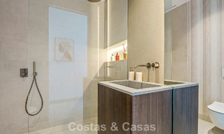 Exclusiva villa de lujo contemporánea en venta dentro de una comunidad segura en La Quinta, Benahavís - Marbella 789415 