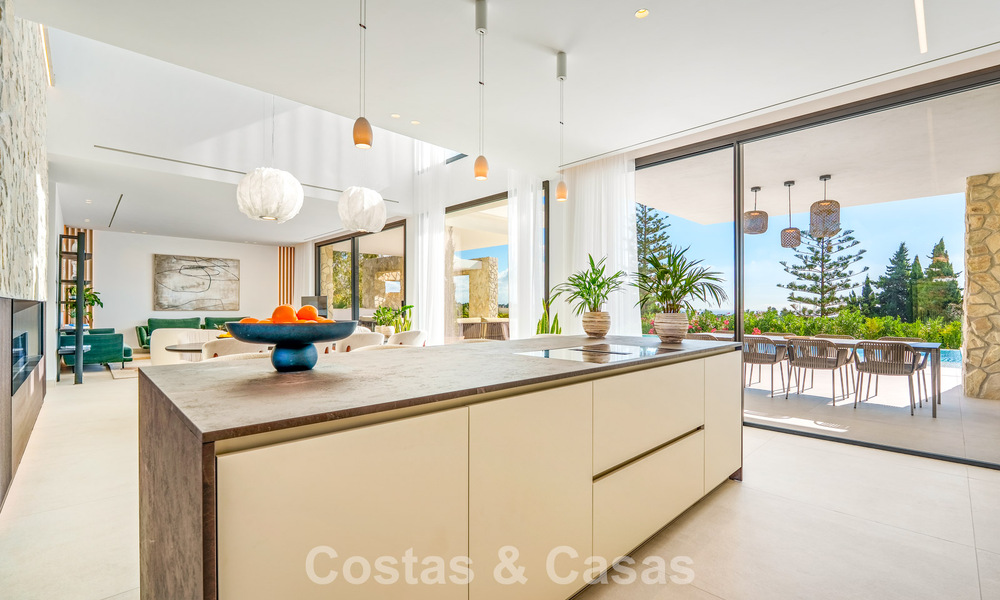 Exclusiva villa de lujo contemporánea en venta dentro de una comunidad segura en La Quinta, Benahavís - Marbella 789419