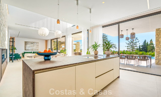 Exclusiva villa de lujo contemporánea en venta dentro de una comunidad segura en La Quinta, Benahavís - Marbella 789419 