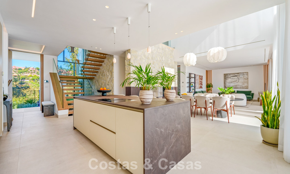 Exclusiva villa de lujo contemporánea en venta dentro de una comunidad segura en La Quinta, Benahavís - Marbella 789420