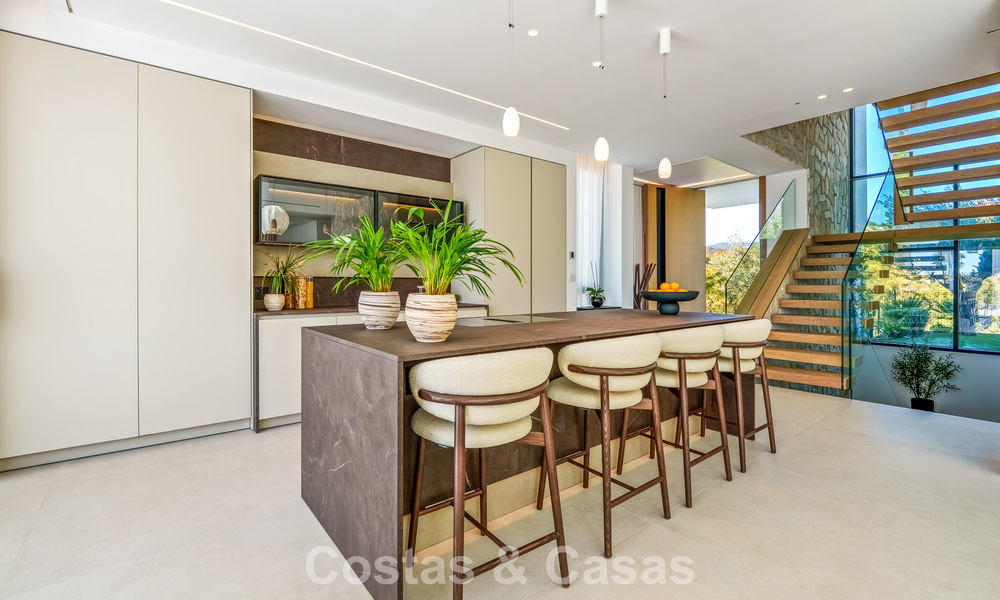 Exclusiva villa de lujo contemporánea en venta dentro de una comunidad segura en La Quinta, Benahavís - Marbella 789422