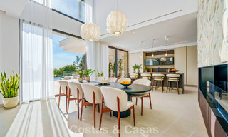 Exclusiva villa de lujo contemporánea en venta dentro de una comunidad segura en La Quinta, Benahavís - Marbella 789427 