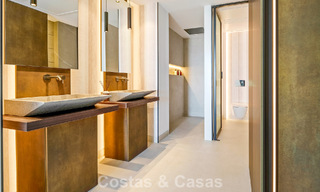 Exclusiva villa de lujo contemporánea en venta dentro de una comunidad segura en La Quinta, Benahavís - Marbella 789429 