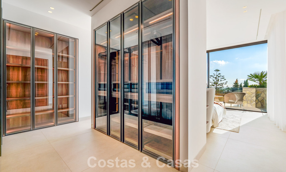 Exclusiva villa de lujo contemporánea en venta dentro de una comunidad segura en La Quinta, Benahavís - Marbella 789431