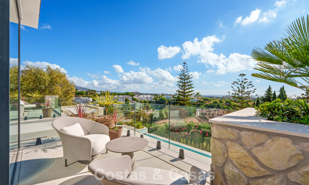 Exclusiva villa de lujo contemporánea en venta dentro de una comunidad segura en La Quinta, Benahavís - Marbella 789434