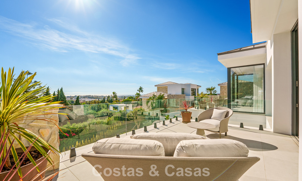 Exclusiva villa de lujo contemporánea en venta dentro de una comunidad segura en La Quinta, Benahavís - Marbella 789440