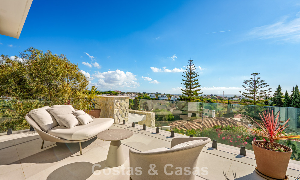 Exclusiva villa de lujo contemporánea en venta dentro de una comunidad segura en La Quinta, Benahavís - Marbella 789441