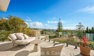 Exclusiva villa de lujo contemporánea en venta dentro de una comunidad segura en La Quinta, Benahavís - Marbella 789441 