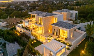 Villa de lujo moderno-mediterránea en venta dentro de una comunidad de prestigio en La Quinta, Benahavís - Marbella 789458 