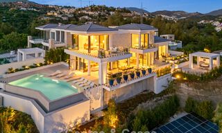 Villa de lujo moderno-mediterránea en venta dentro de una comunidad de prestigio en La Quinta, Benahavís - Marbella 789459 