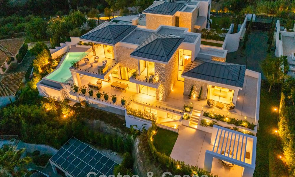 Villa de lujo moderno-mediterránea en venta dentro de una comunidad de prestigio en La Quinta, Benahavís - Marbella 789461