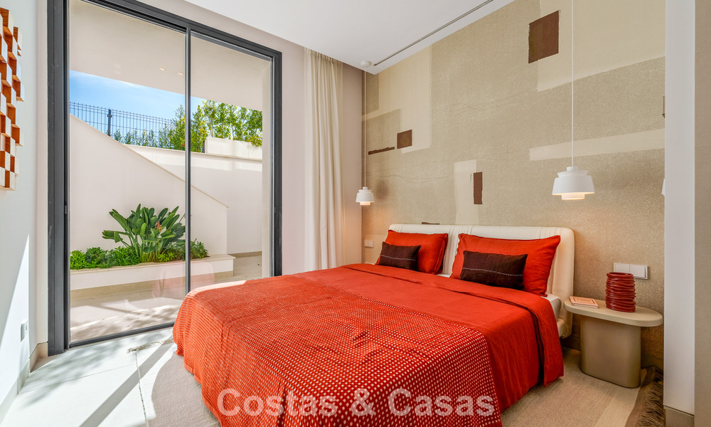 Villa de lujo moderno-mediterránea en venta dentro de una comunidad de prestigio en La Quinta, Benahavís - Marbella 789465