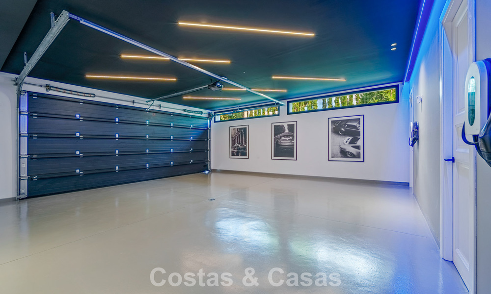 Villa de lujo moderno-mediterránea en venta dentro de una comunidad de prestigio en La Quinta, Benahavís - Marbella 789467