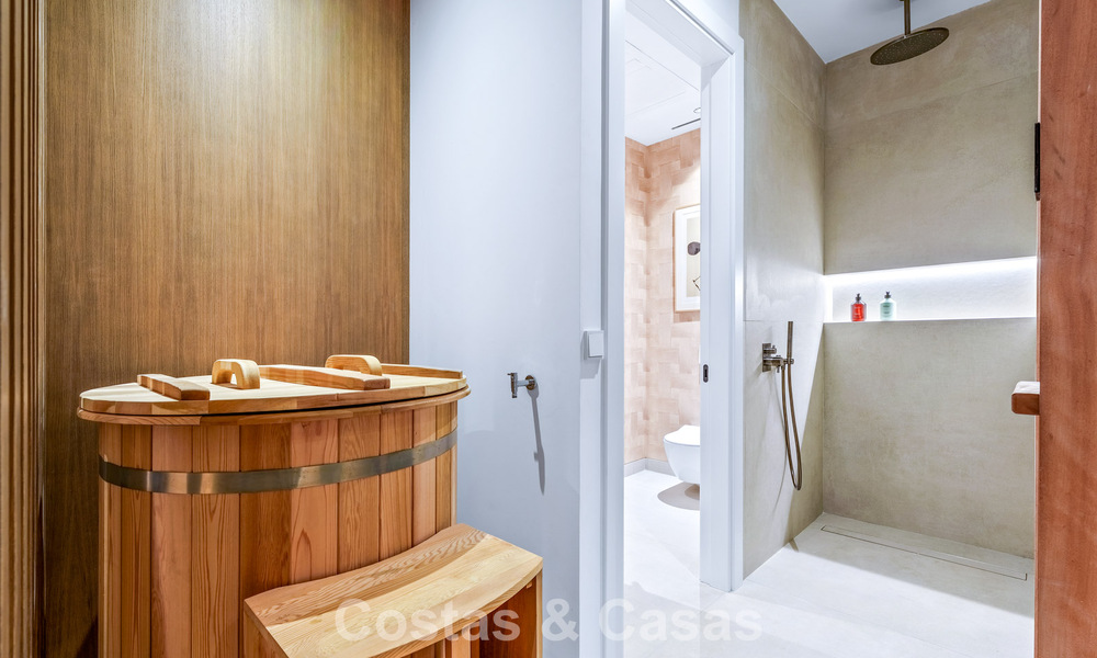 Villa de lujo moderno-mediterránea en venta dentro de una comunidad de prestigio en La Quinta, Benahavís - Marbella 789469