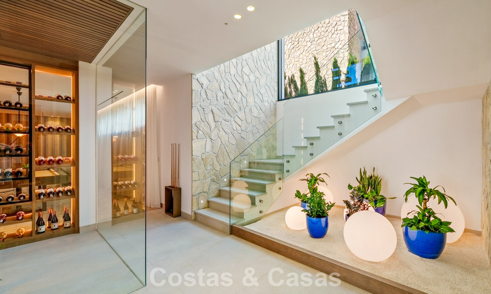 Villa de lujo moderno-mediterránea en venta dentro de una comunidad de prestigio en La Quinta, Benahavís - Marbella 789473