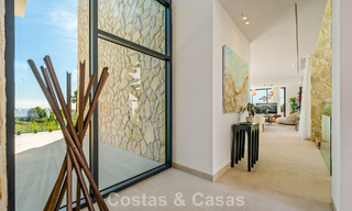 Villa de lujo moderno-mediterránea en venta dentro de una comunidad de prestigio en La Quinta, Benahavís - Marbella 789475 