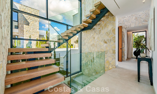 Villa de lujo moderno-mediterránea en venta dentro de una comunidad de prestigio en La Quinta, Benahavís - Marbella 789476 