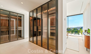 Villa de lujo moderno-mediterránea en venta dentro de una comunidad de prestigio en La Quinta, Benahavís - Marbella 789482 