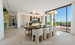 Villa de lujo moderno-mediterránea en venta dentro de una comunidad de prestigio en La Quinta, Benahavís - Marbella 789500 