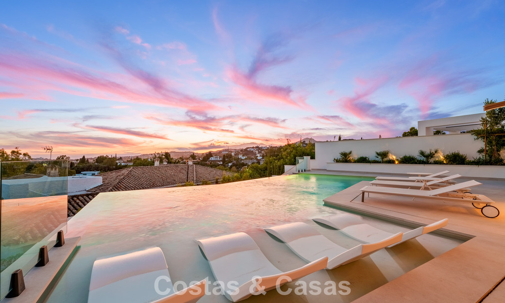 Villa de lujo moderno-mediterránea en venta dentro de una comunidad de prestigio en La Quinta, Benahavís - Marbella 789515