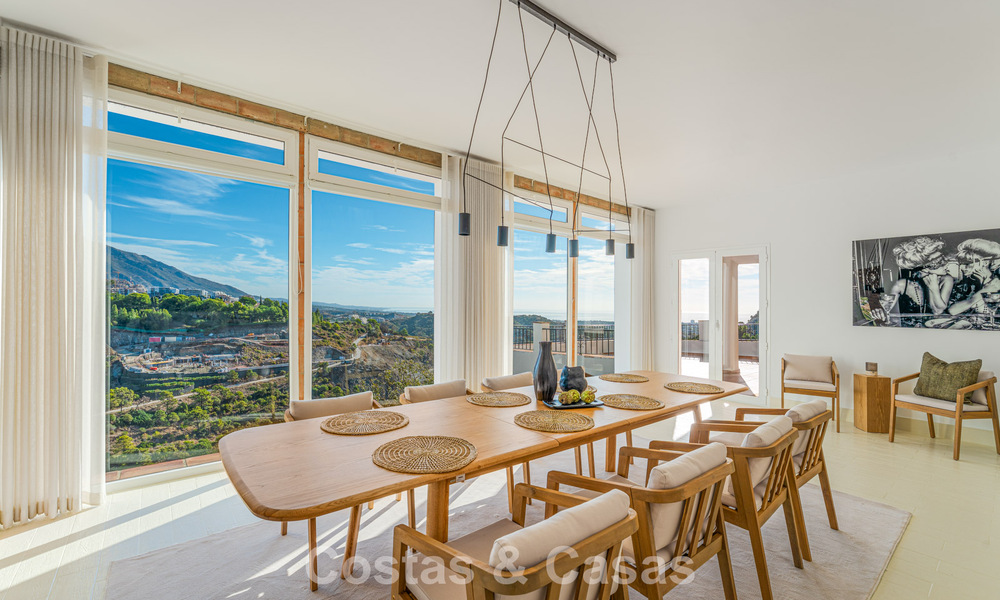 Villa de lujo andaluza elegante con encanto atemporal en venta en El Madroñal, Marbella - Benahavís 789522