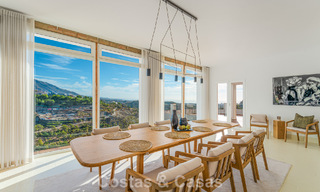 Villa de lujo andaluza elegante con encanto atemporal en venta en El Madroñal, Marbella - Benahavís 789522 