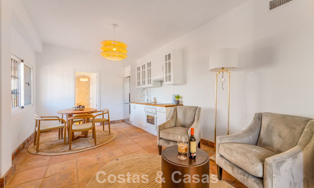 Villa de lujo andaluza elegante con encanto atemporal en venta en El Madroñal, Marbella - Benahavís 789543