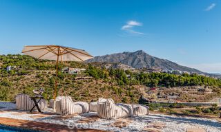 Villa de lujo andaluza elegante con encanto atemporal en venta en El Madroñal, Marbella - Benahavís 789546 