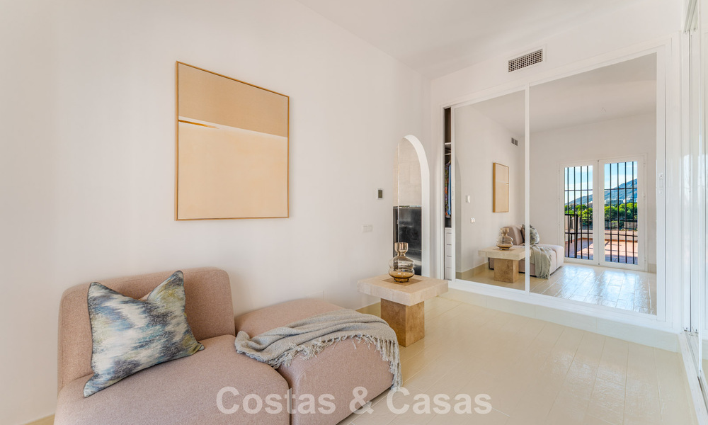 Villa de lujo andaluza elegante con encanto atemporal en venta en El Madroñal, Marbella - Benahavís 789551