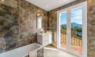 Villa de lujo andaluza elegante con encanto atemporal en venta en El Madroñal, Marbella - Benahavís 789553 