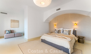 Villa de lujo andaluza elegante con encanto atemporal en venta en El Madroñal, Marbella - Benahavís 789565 