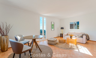 Villa de lujo andaluza elegante con encanto atemporal en venta en El Madroñal, Marbella - Benahavís 789568 