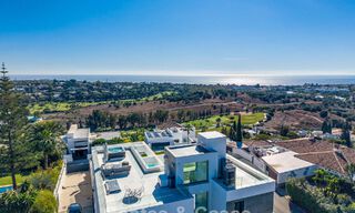Listo para entrar a vivir, villa de diseño de última generación con vistas panorámicas en venta en Marbella - Benahavís 789586 