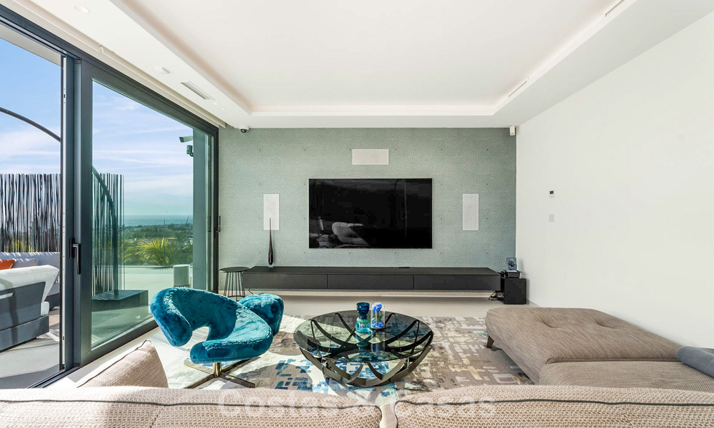 Listo para entrar a vivir, villa de diseño de última generación con vistas panorámicas en venta en Marbella - Benahavís 789589