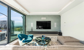 Listo para entrar a vivir, villa de diseño de última generación con vistas panorámicas en venta en Marbella - Benahavís 789589 