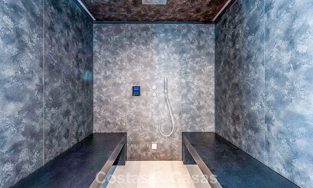 Listo para entrar a vivir, villa de diseño de última generación con vistas panorámicas en venta en Marbella - Benahavís 789590