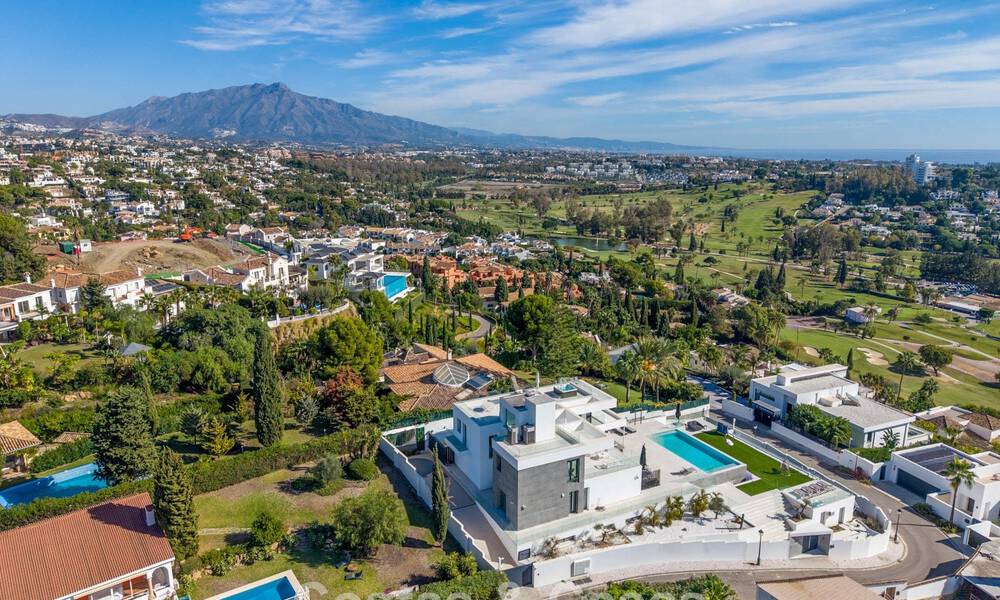 Listo para entrar a vivir, villa de diseño de última generación con vistas panorámicas en venta en Marbella - Benahavís 789592