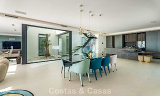 Listo para entrar a vivir, villa de diseño de última generación con vistas panorámicas en venta en Marbella - Benahavís 789596 