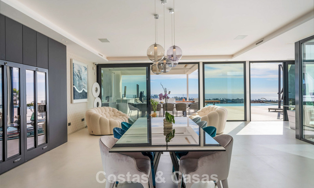 Listo para entrar a vivir, villa de diseño de última generación con vistas panorámicas en venta en Marbella - Benahavís 789597