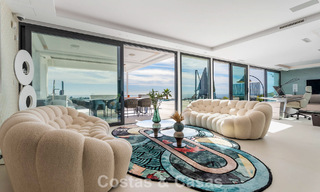 Listo para entrar a vivir, villa de diseño de última generación con vistas panorámicas en venta en Marbella - Benahavís 789599 