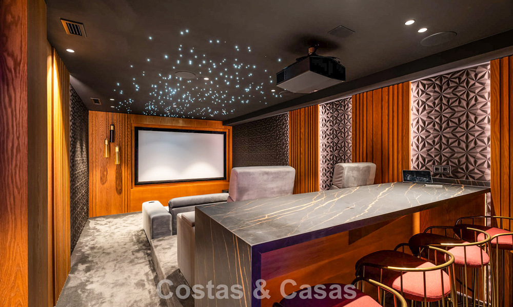 Listo para entrar a vivir, villa de diseño de última generación con vistas panorámicas en venta en Marbella - Benahavís 789604