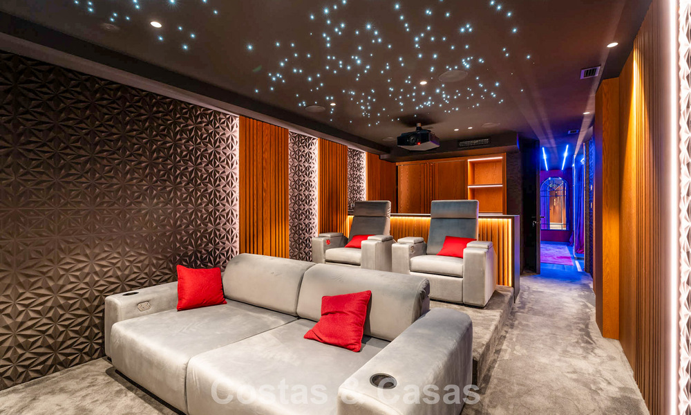 Listo para entrar a vivir, villa de diseño de última generación con vistas panorámicas en venta en Marbella - Benahavís 789605