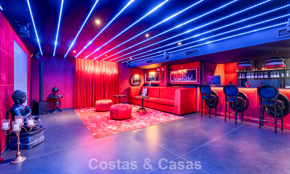 Listo para entrar a vivir, villa de diseño de última generación con vistas panorámicas en venta en Marbella - Benahavís 789606