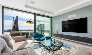 Listo para entrar a vivir, villa de diseño de última generación con vistas panorámicas en venta en Marbella - Benahavís 789610 