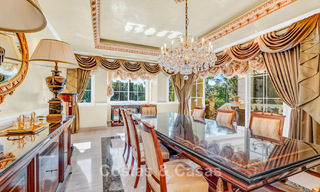 Notable villa española en venta con vistas al mar y una gran parcela en Sierra Blanca, Marbella 789625 